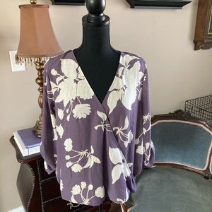 NWT- size M, West Kei Rolltab blouse